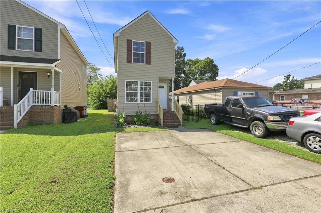 102 Ford St Property Photo 3
