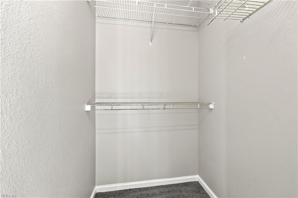 102 Ford St Property Photo 23