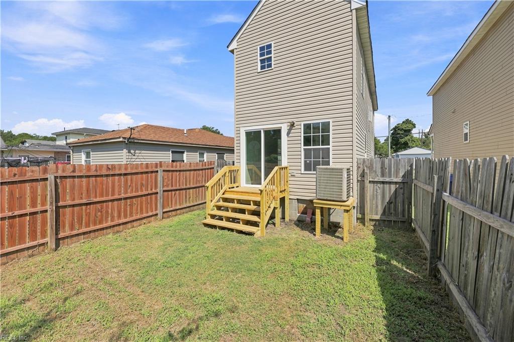 102 Ford St Property Photo 27