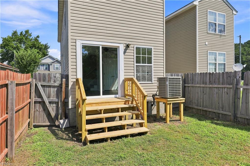 102 Ford St Property Photo 27