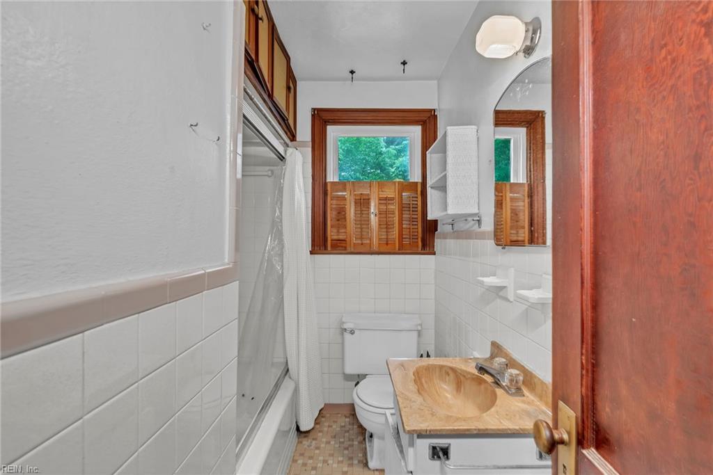 607 Fairview Ln Property Photo 23