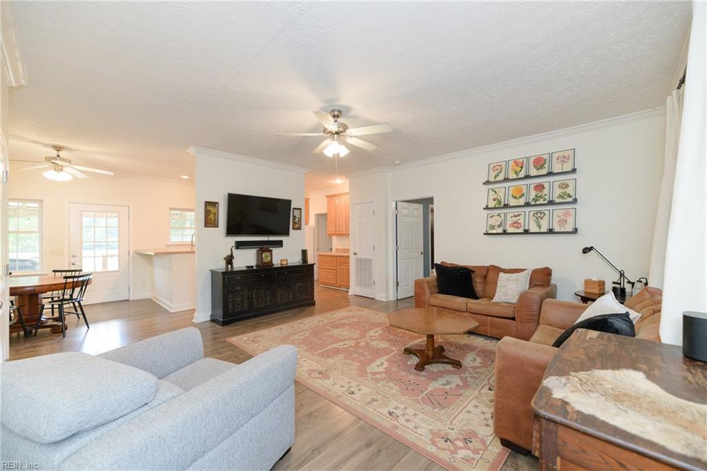 2920 Frying Pan Farm Ln Property Photo 6