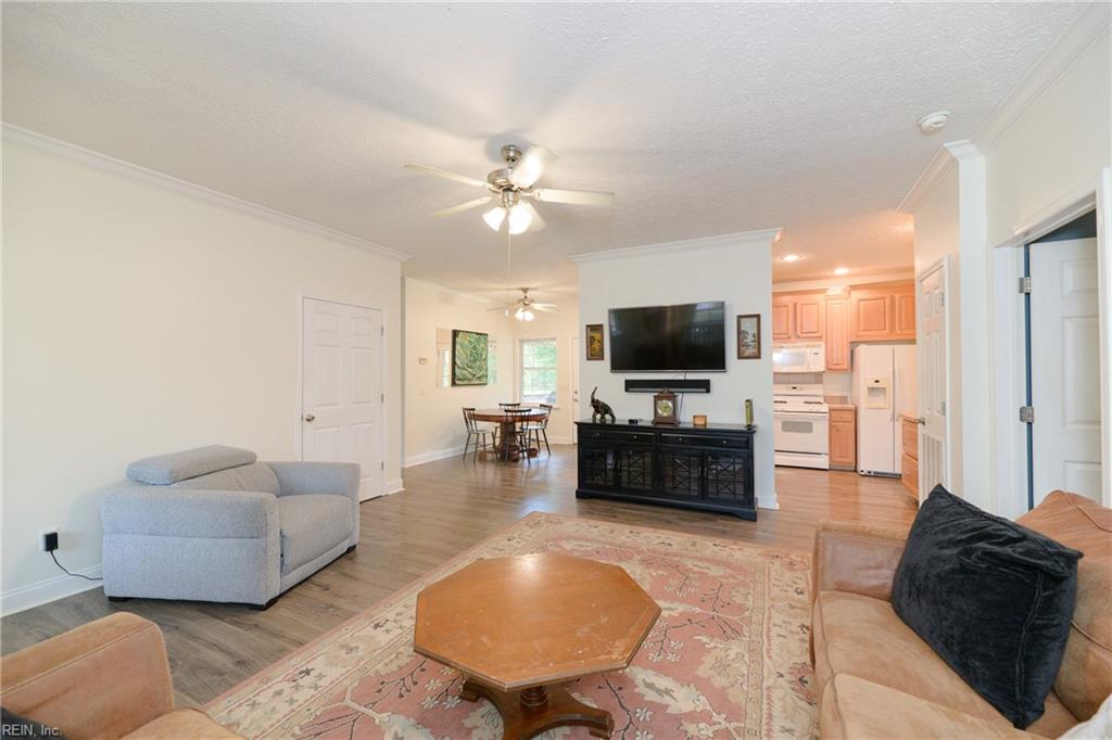 2920 Frying Pan Farm Ln Property Photo 7