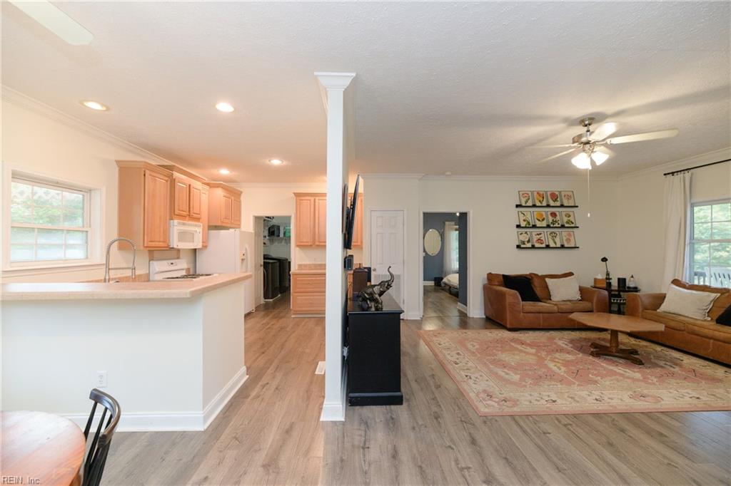 2920 Frying Pan Farm Ln Property Photo 12