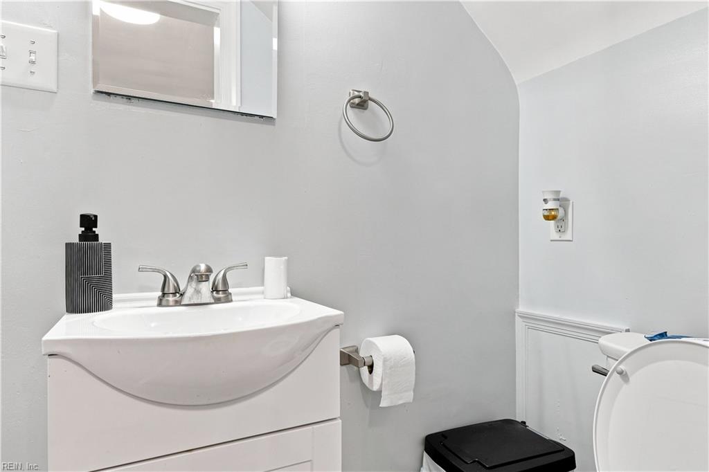 414 Forest Hill Cres Property Photo 16