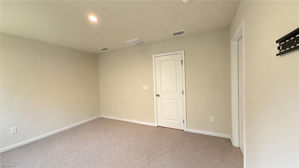 2044 Petersen Way Property Photo 7