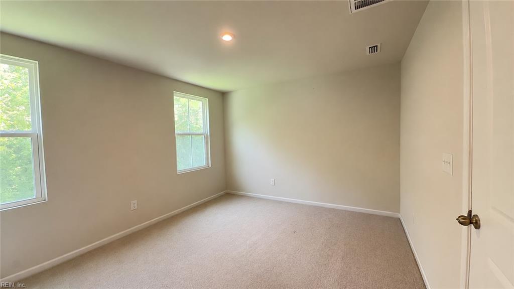 2044 Petersen Way Property Photo 9