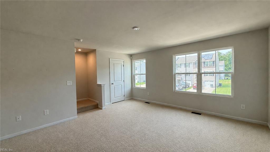 2044 Petersen Way Property Photo 15