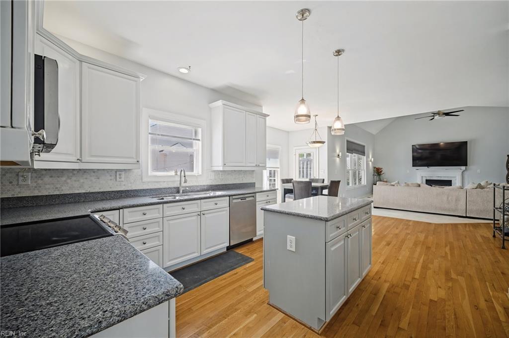1888 Capel Manor Way Property Photo 15