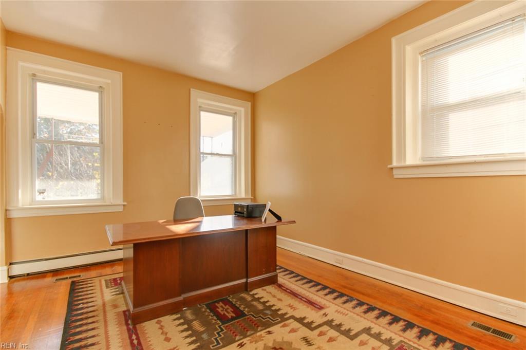 3901 Newport Ave Property Photo 6