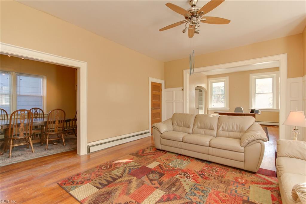 3901 Newport Ave Property Photo 8