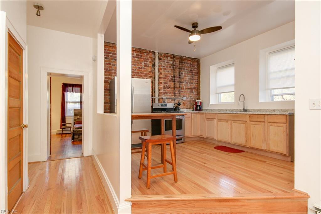 3901 Newport Ave Property Photo 10