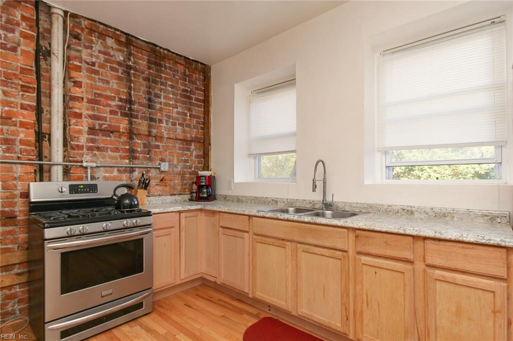 3901 Newport Ave Property Photo 11