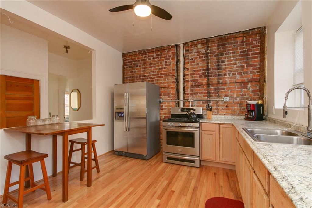 3901 Newport Ave Property Photo 12