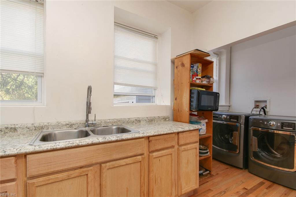 3901 Newport Ave Property Photo 14