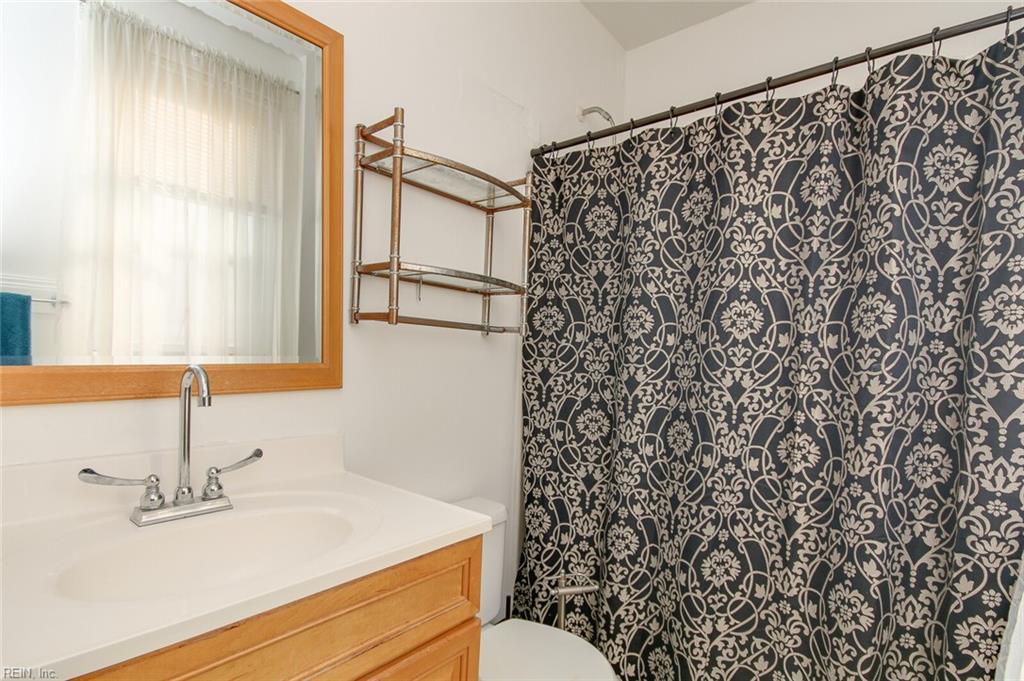 3901 Newport Ave Property Photo 15