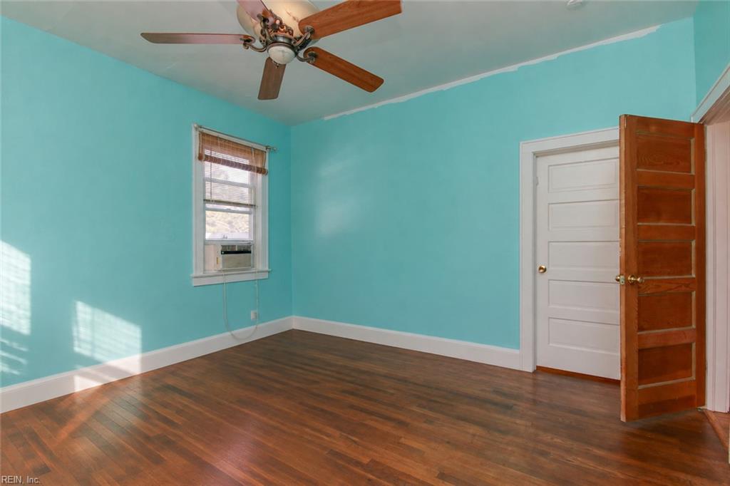 3901 Newport Ave Property Photo 17