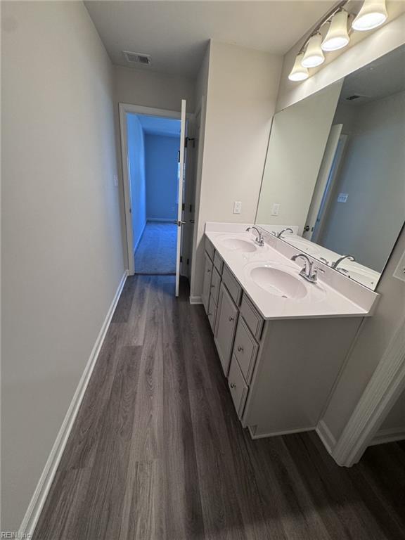 112 Stegg St Property Photo 14