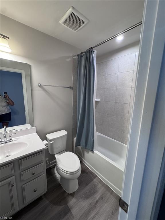 112 Stegg St Property Photo 16