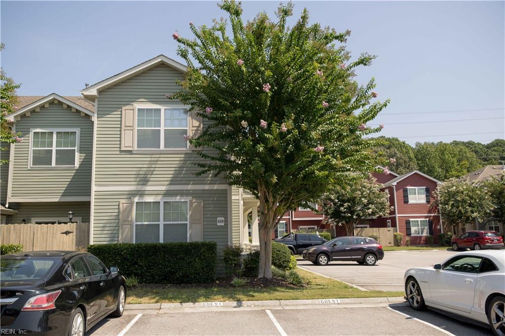 650 Lacy Oak Dr Property Photo 3