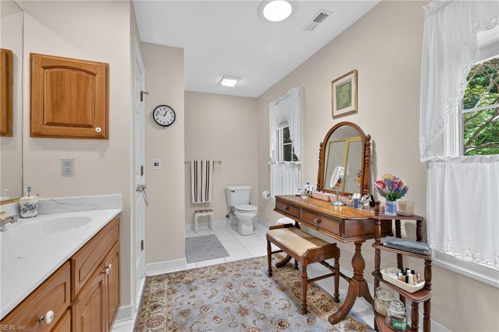 800 Linkhorn Dr Property Photo 32
