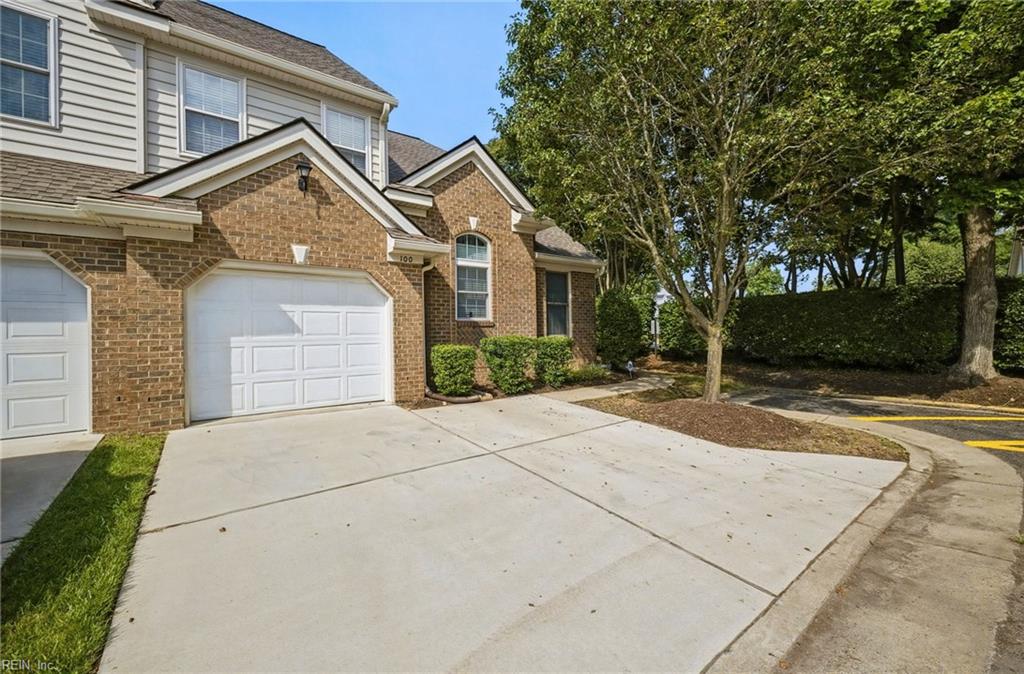 100 Bluff Ter Property Photo 2
