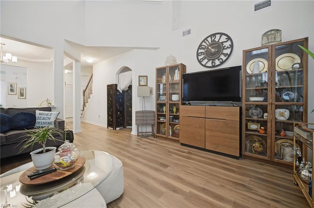 100 Bluff Ter Property Photo 8
