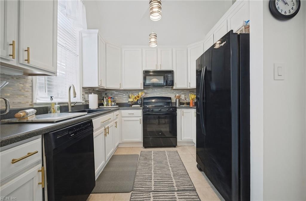 100 Bluff Ter Property Photo 15