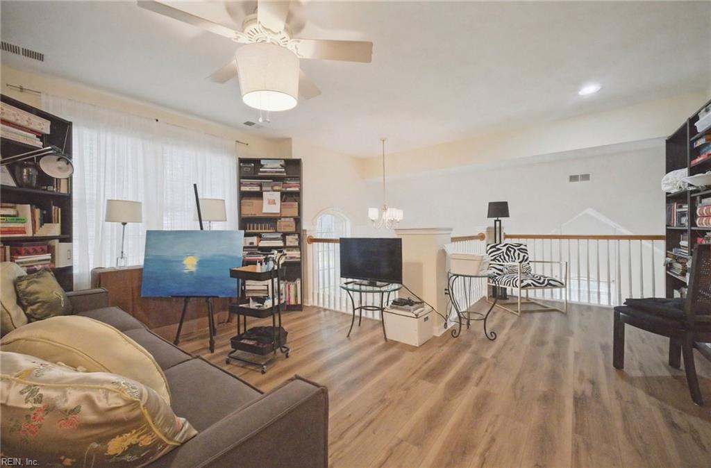 100 Bluff Ter Property Photo 23