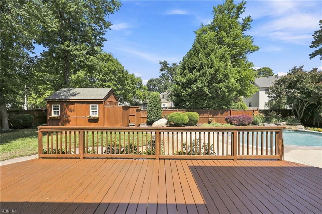 1052 Stockleybridge Dr Property Photo 7