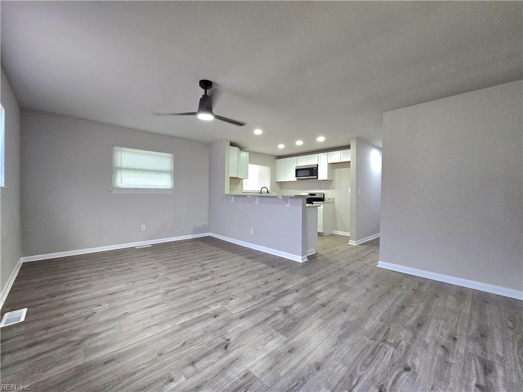 651 26th St Property Photo 5