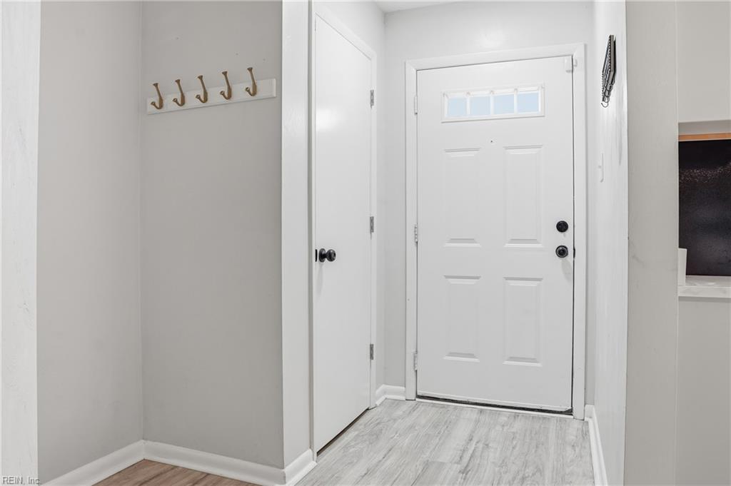 4006 Salem Ter Property Photo 2