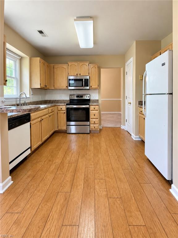 209 Springbrook Ln Property Photo 4