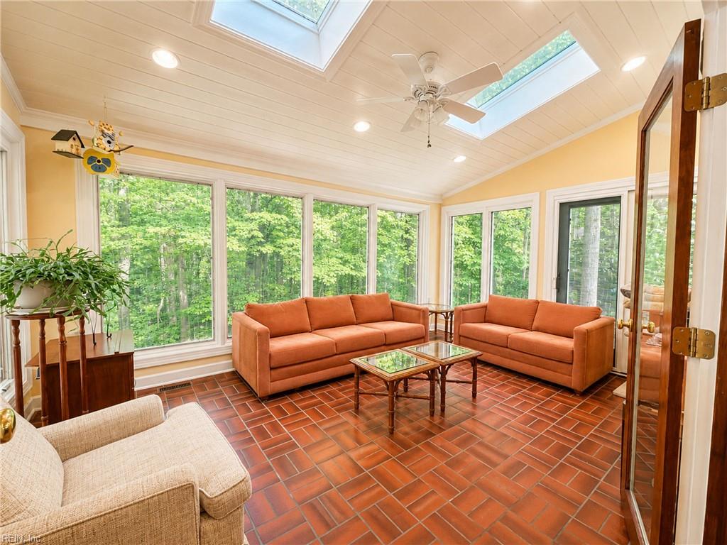 100 Thorpes Parish Property Photo 7