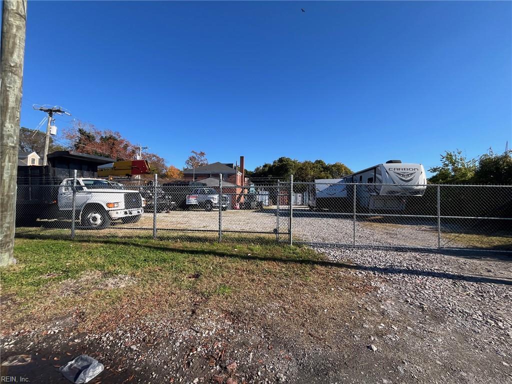 915 W 26th Street St Property Photo 10