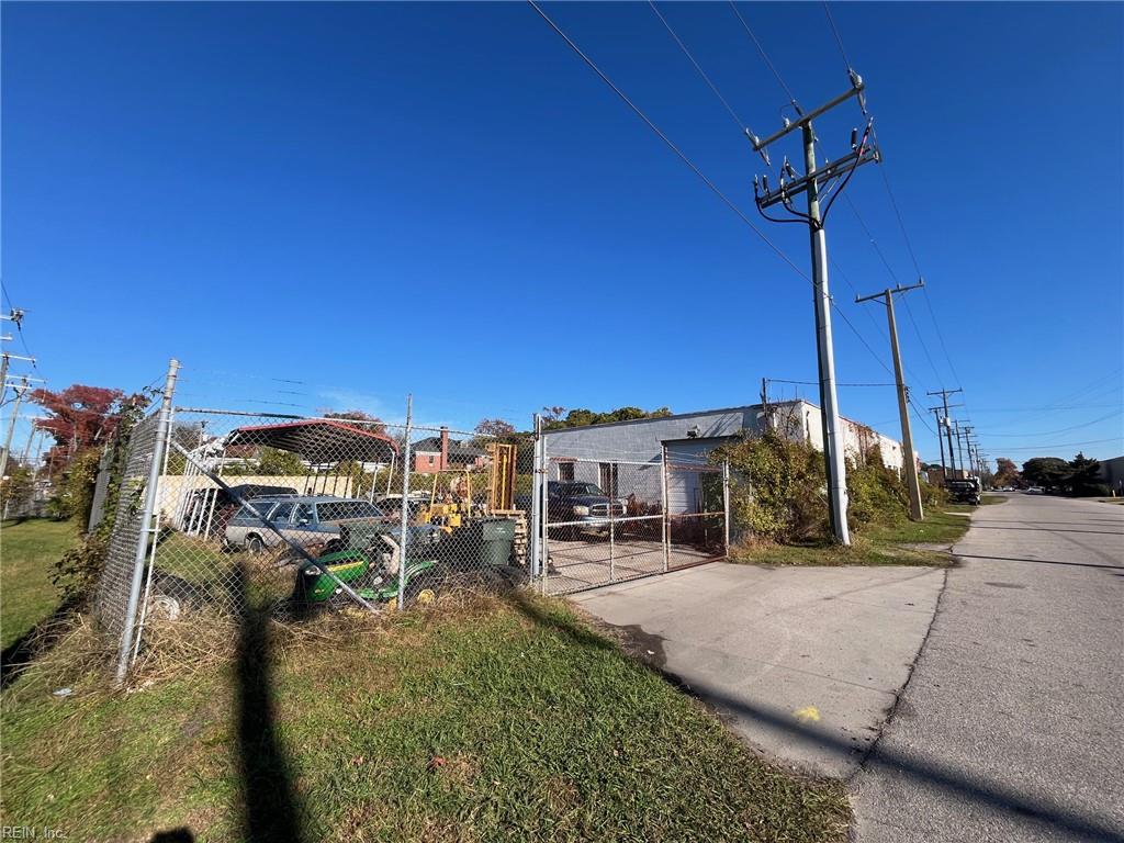 915 W 26th Street St Property Photo 12