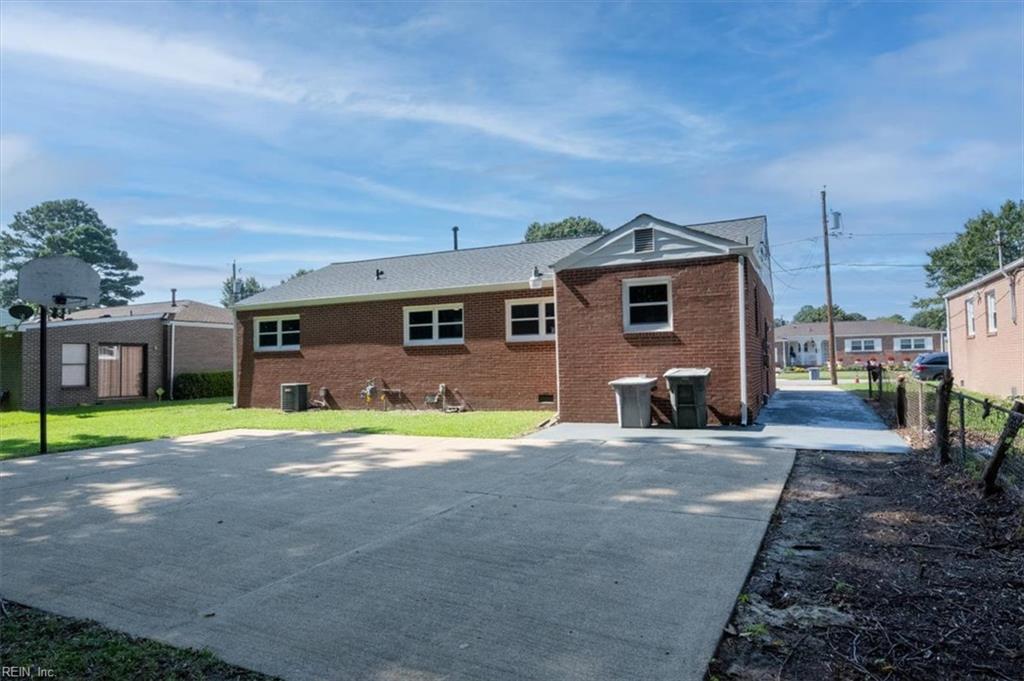 1114 Micott Dr Property Photo 18