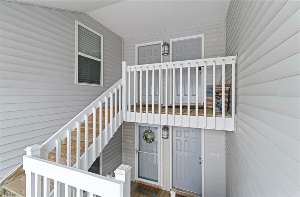 223 Island Cove Ct Property Photo 4