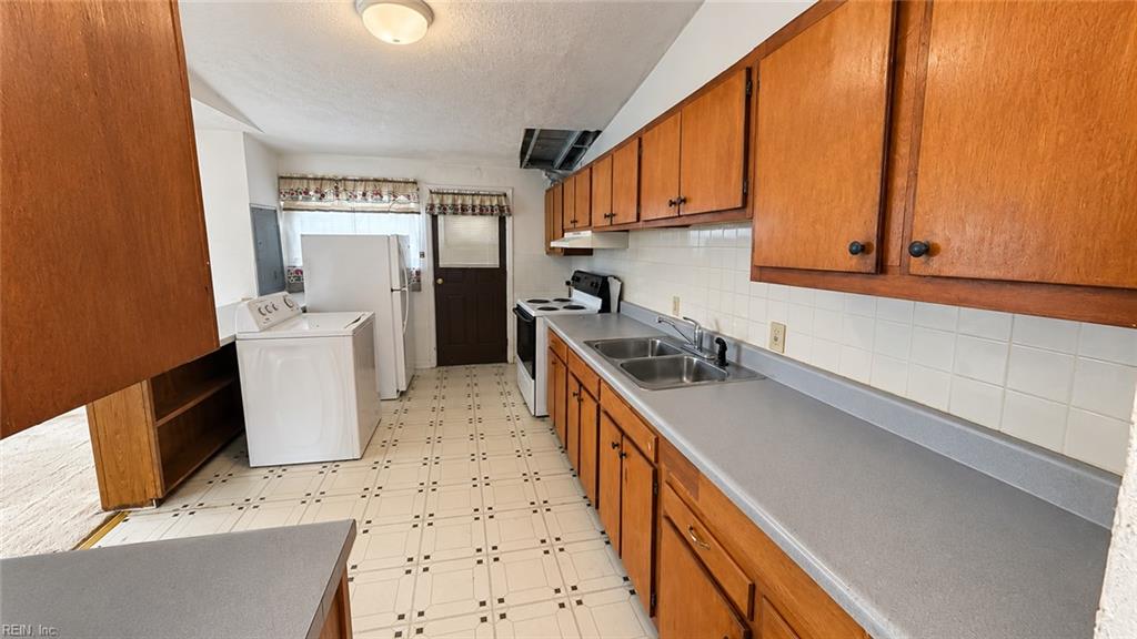 300 Pepper Mill Ct Property Photo 3