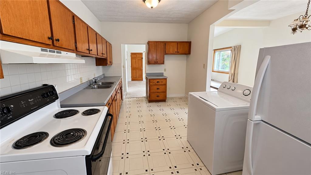 300 Pepper Mill Ct Property Photo 4