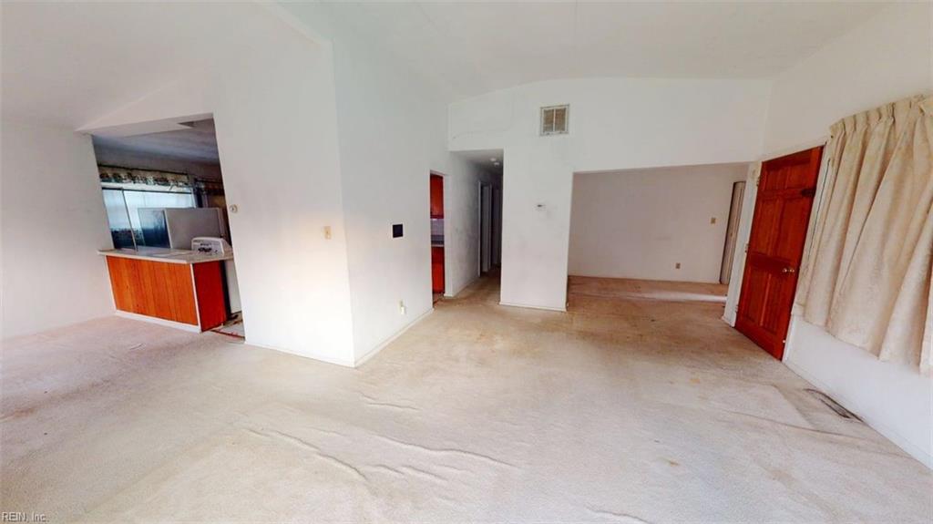 300 Pepper Mill Ct Property Photo 6
