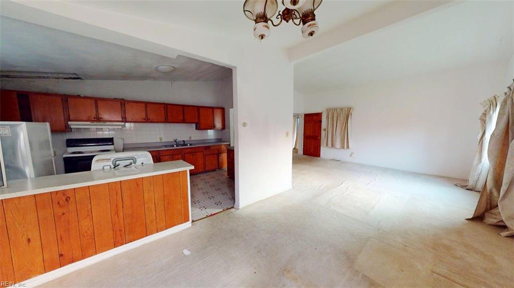 300 Pepper Mill Ct Property Photo 9