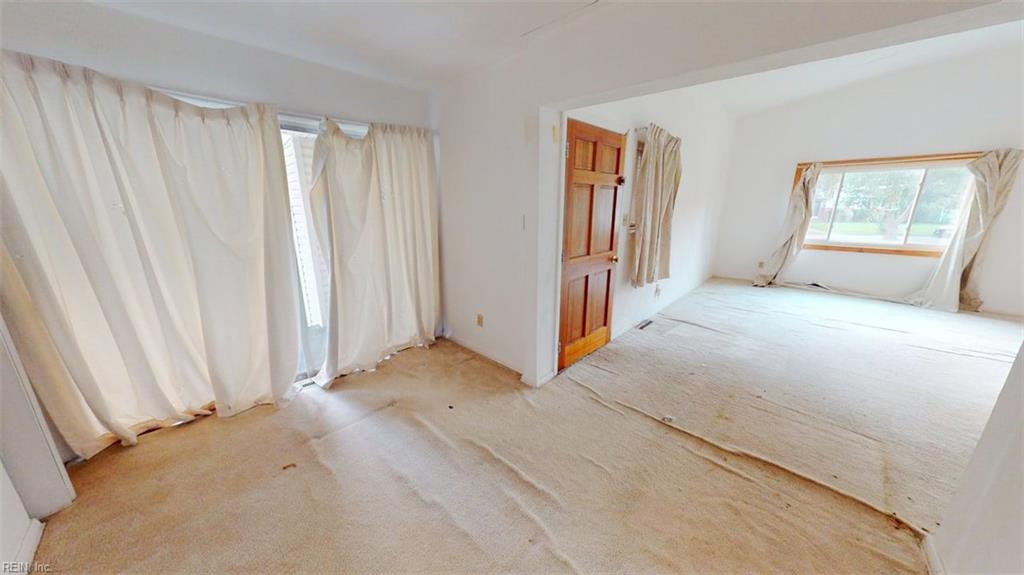 300 Pepper Mill Ct Property Photo 11