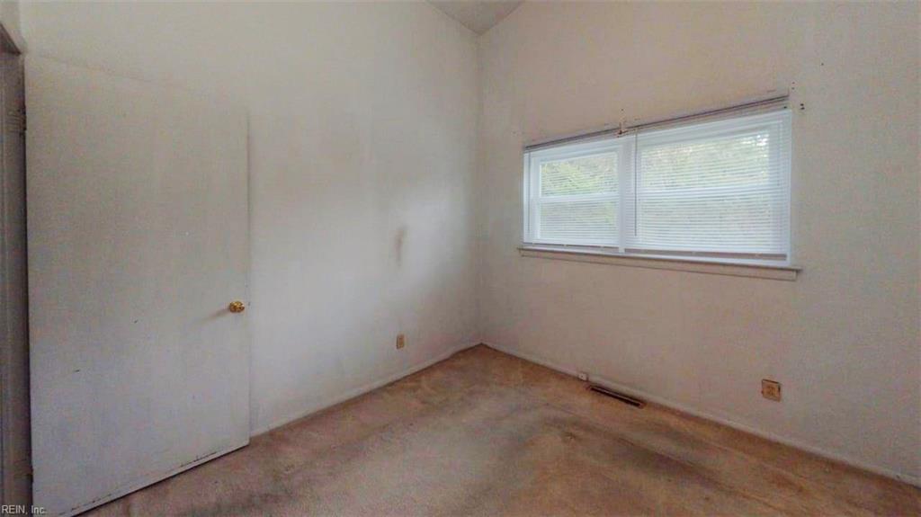 300 Pepper Mill Ct Property Photo 22