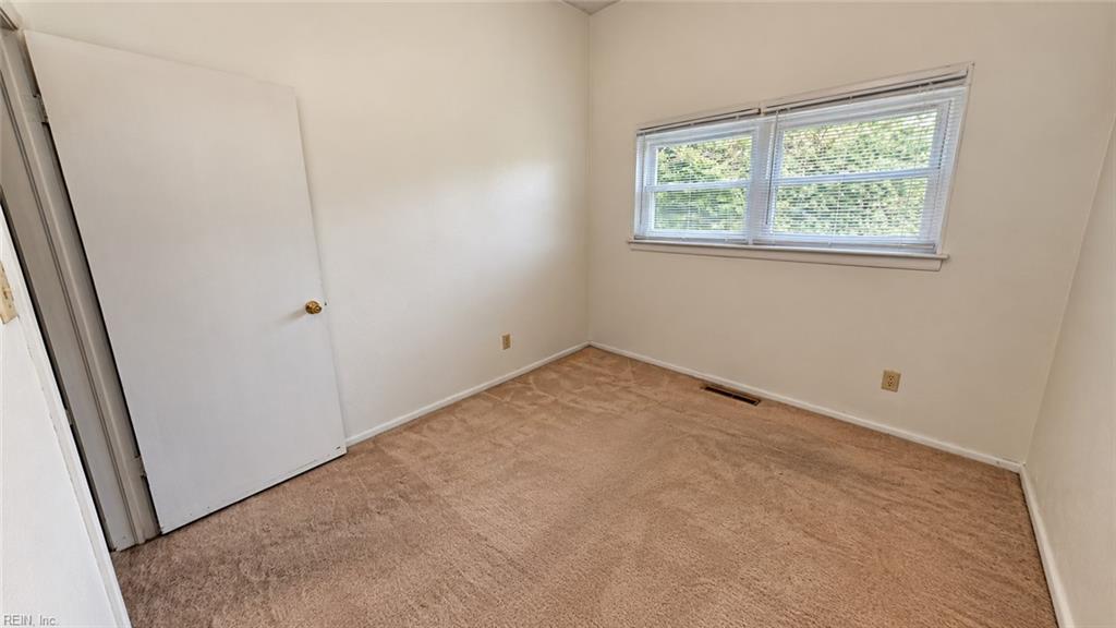 300 Pepper Mill Ct Property Photo 27