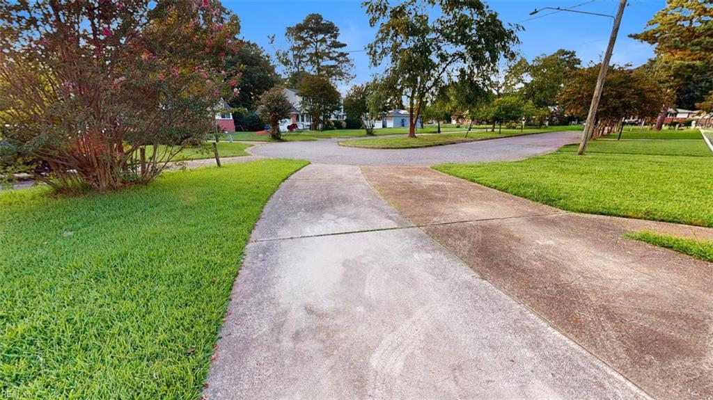 300 Pepper Mill Ct Property Photo 37