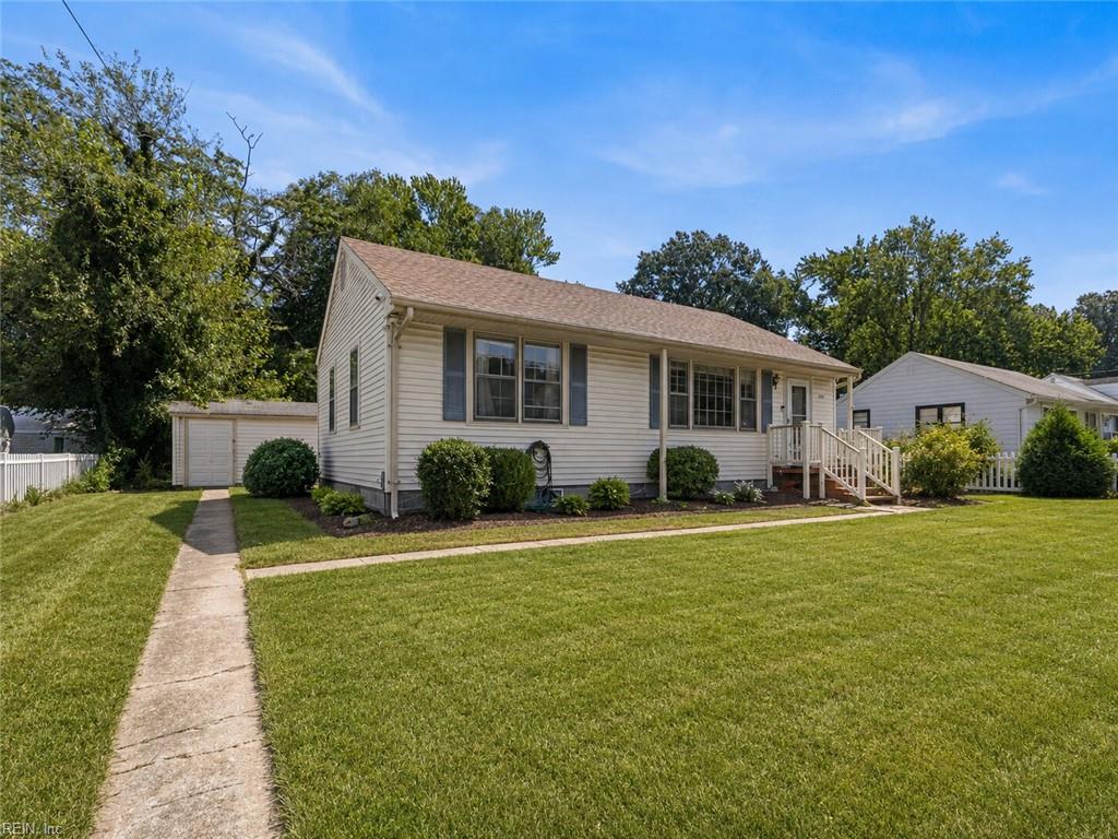 1214 Tyler AVE