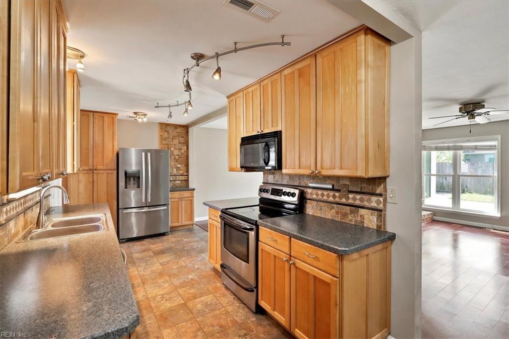 3529 Faraday Ln Property Photo 3