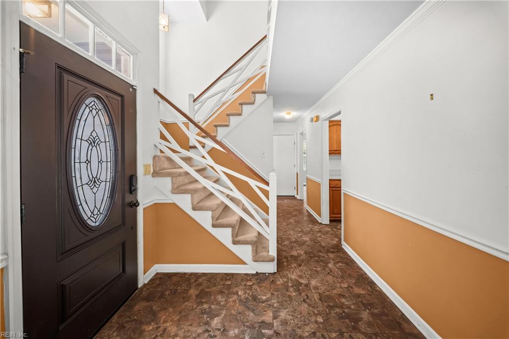 1489 Round Hill Dr Property Photo 2