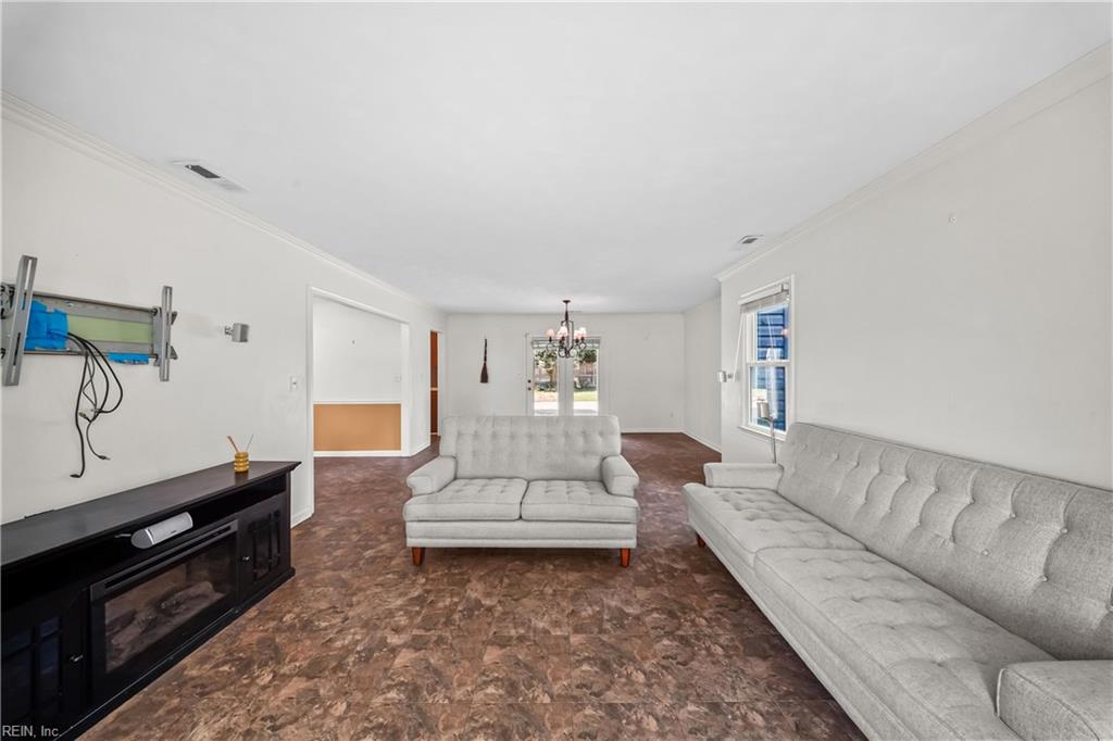 1489 Round Hill Dr Property Photo 8